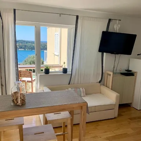 Comfort 1-bedroom With Pool & Sea View 아파트 챠브타트