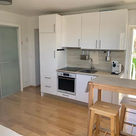 Comfort 1-bedroom With Pool & Sea View 아파트 챠브타트