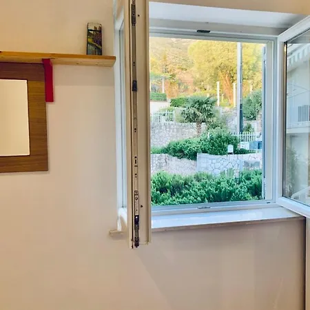 Comfort 1-bedroom With Pool & Sea View 아파트 챠브타트